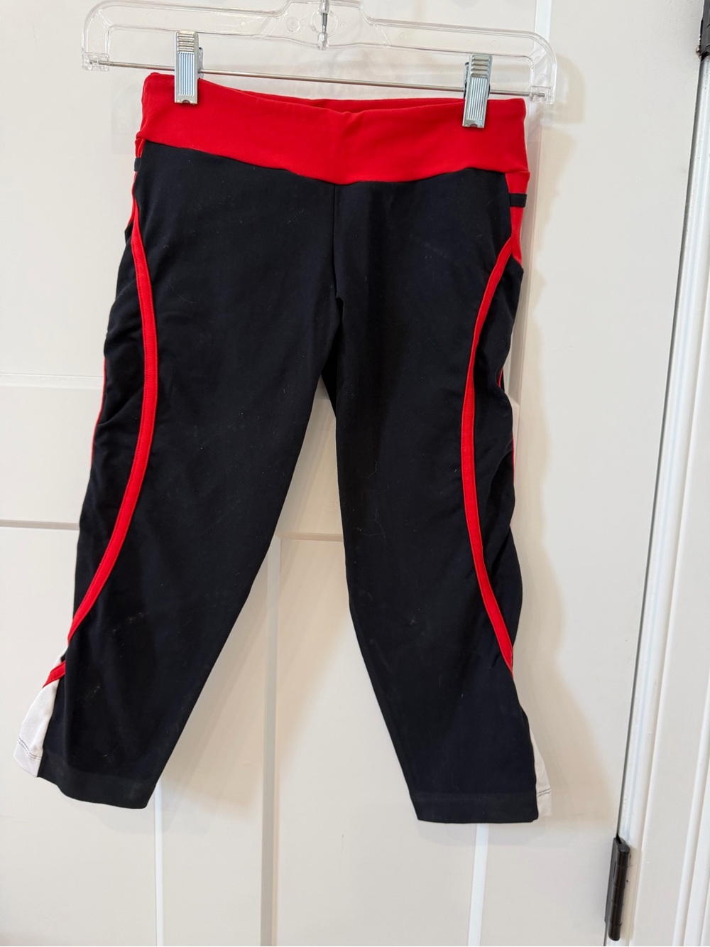 Black and Red Women’s Active Capri Leggings